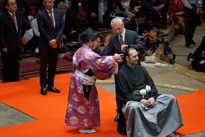 Церемония по случай оттеглянето на Котоошу от сумото